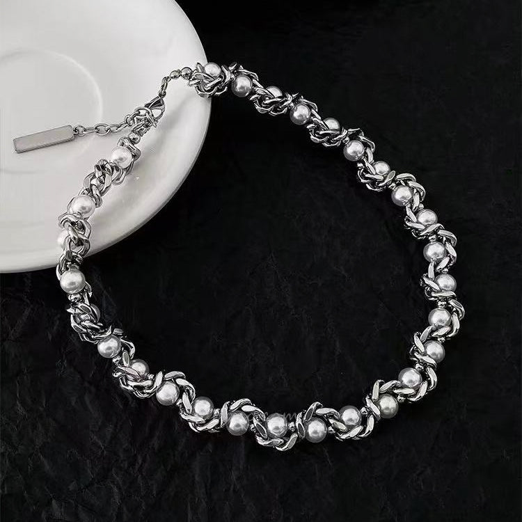 Unique, stylish, and niche pearl necklaces