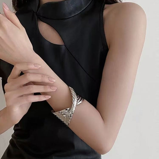 Cross-Wrapped Metal Open-Faced Bracelet: Stylish and Elegant Arm Band