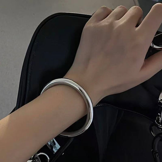 Minimal Polished Titanium Steel Bangle | Anti-Fade Cold Luxury Essential