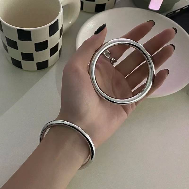 Minimal Polished Titanium Steel Bangle | Anti-Fade Cold Luxury Essential
