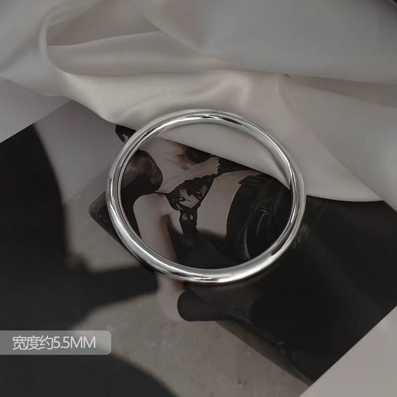 Minimal Polished Titanium Steel Bangle | Anti-Fade Cold Luxury Essential
