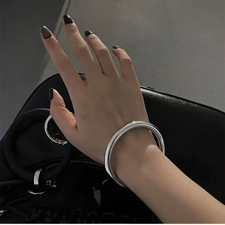 Minimal Polished Titanium Steel Bangle | Anti-Fade Cold Luxury Essential