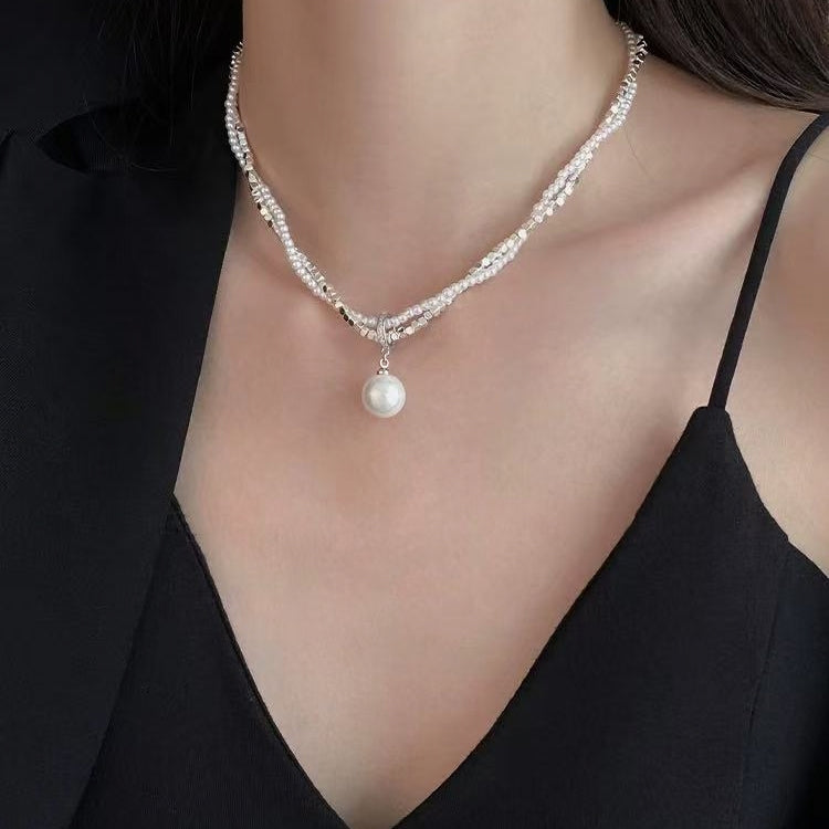 Irregular Twisted Chain Pearl Pendant Necklace | Elegant Minimal Luxury Jewelry