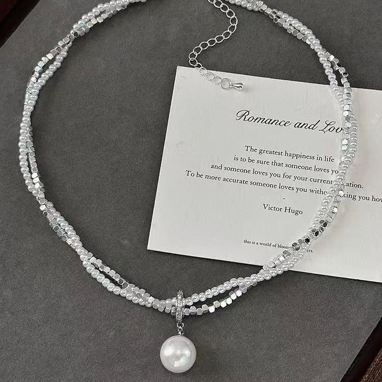 Irregular Twisted Chain Pearl Pendant Necklace | Elegant Minimal Luxury Jewelry