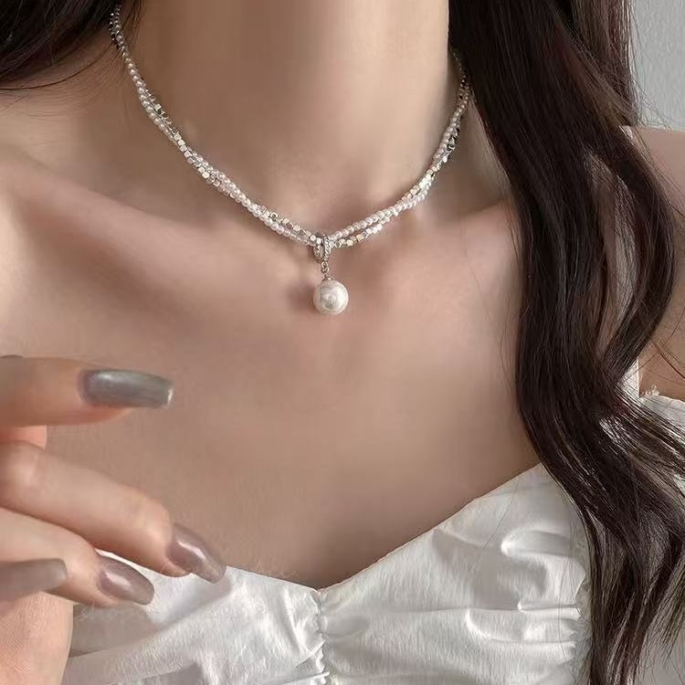 Irregular Twisted Chain Pearl Pendant Necklace | Elegant Minimal Luxury Jewelry