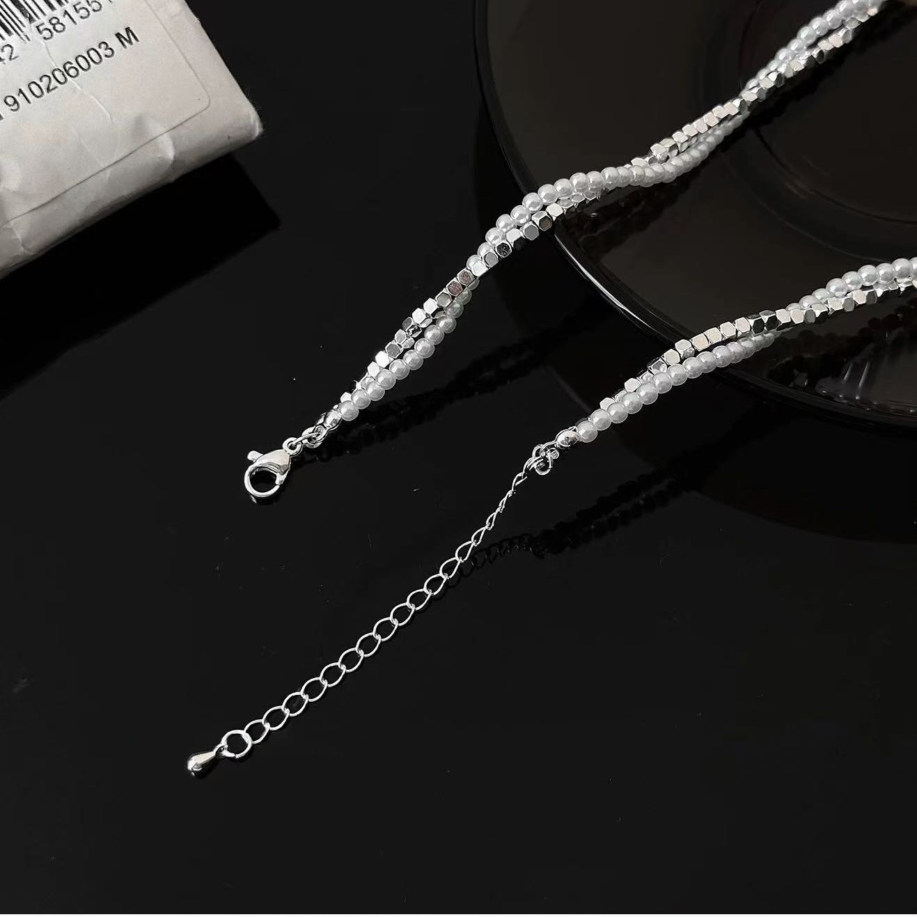Irregular Twisted Chain Pearl Pendant Necklace | Elegant Minimal Luxury Jewelry